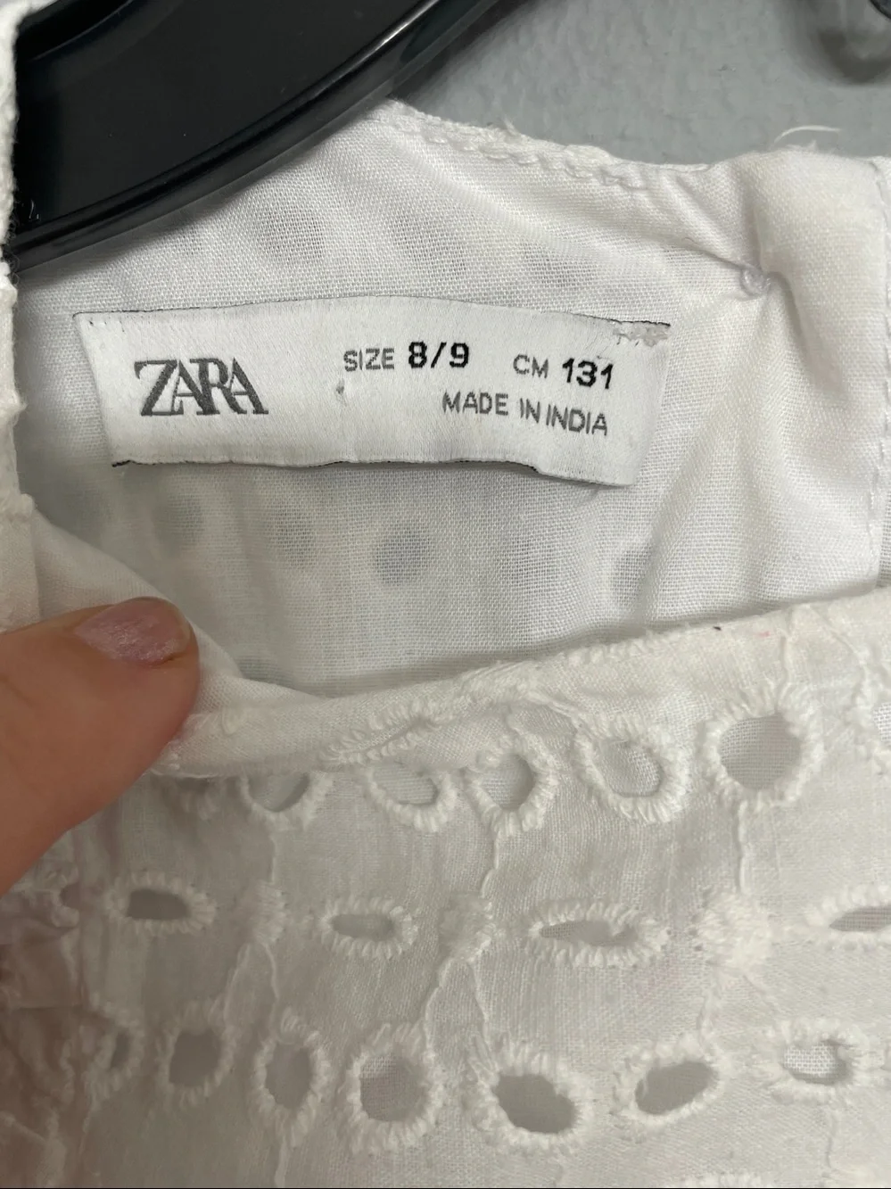 ZARA Kids White Eyelet Flutter Sleeve Dress Size 8/9